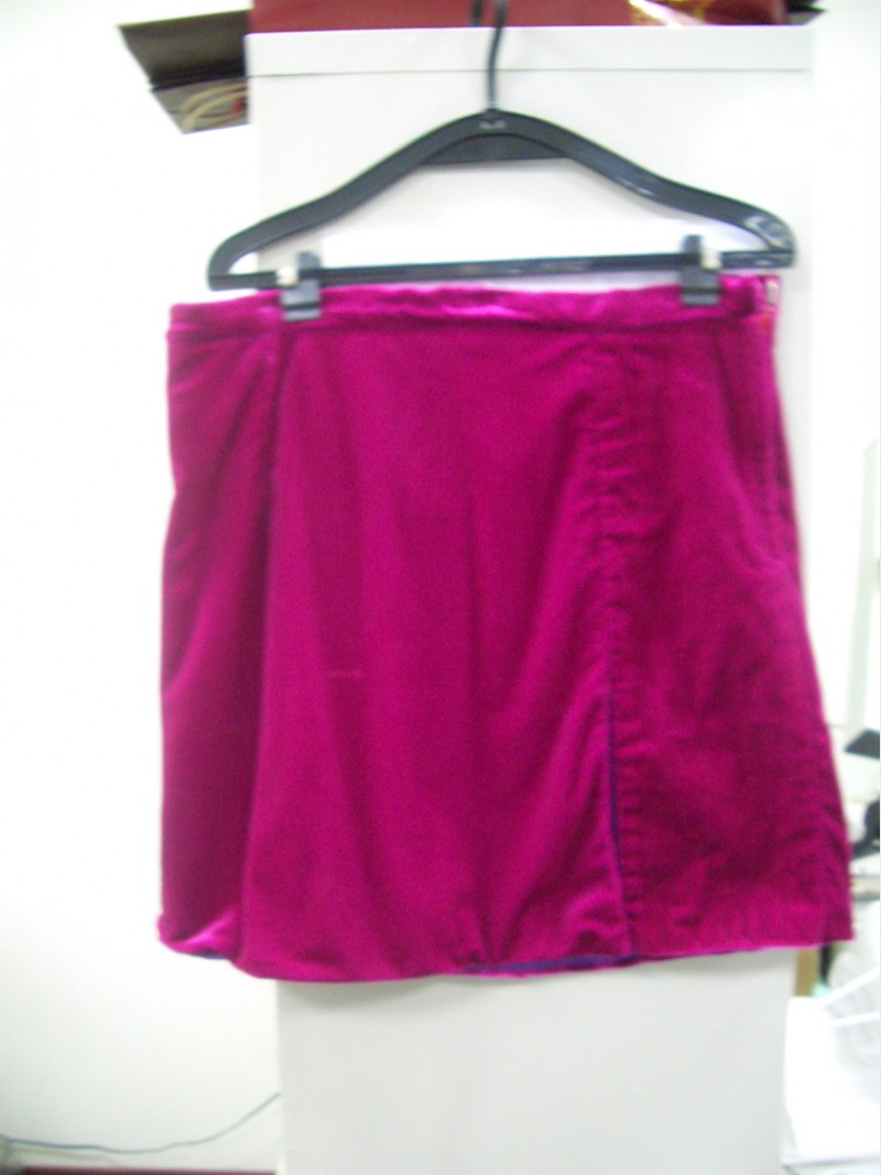 紫色絨布短褲 