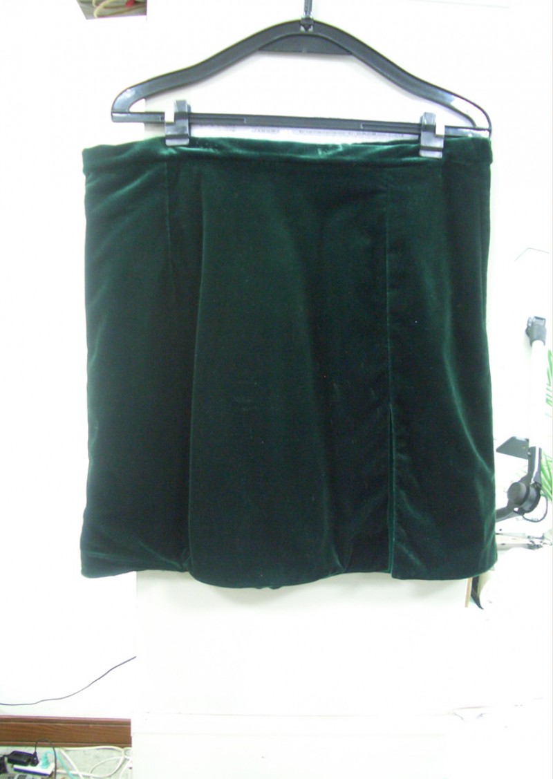 綠色絨布短褲 